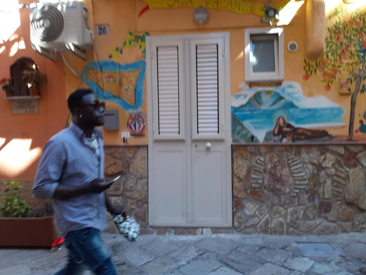 Casa Vacanza Mercato Ballaro' Palermo Bagian luar foto